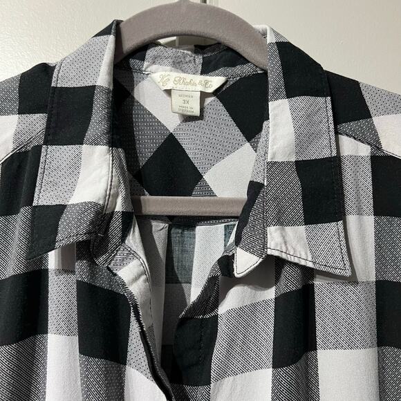 Khakis & Co Plaid Long Sleeve Double Pocket Button Down Blouse | Women's Plus 3X - Picture 2 of 9